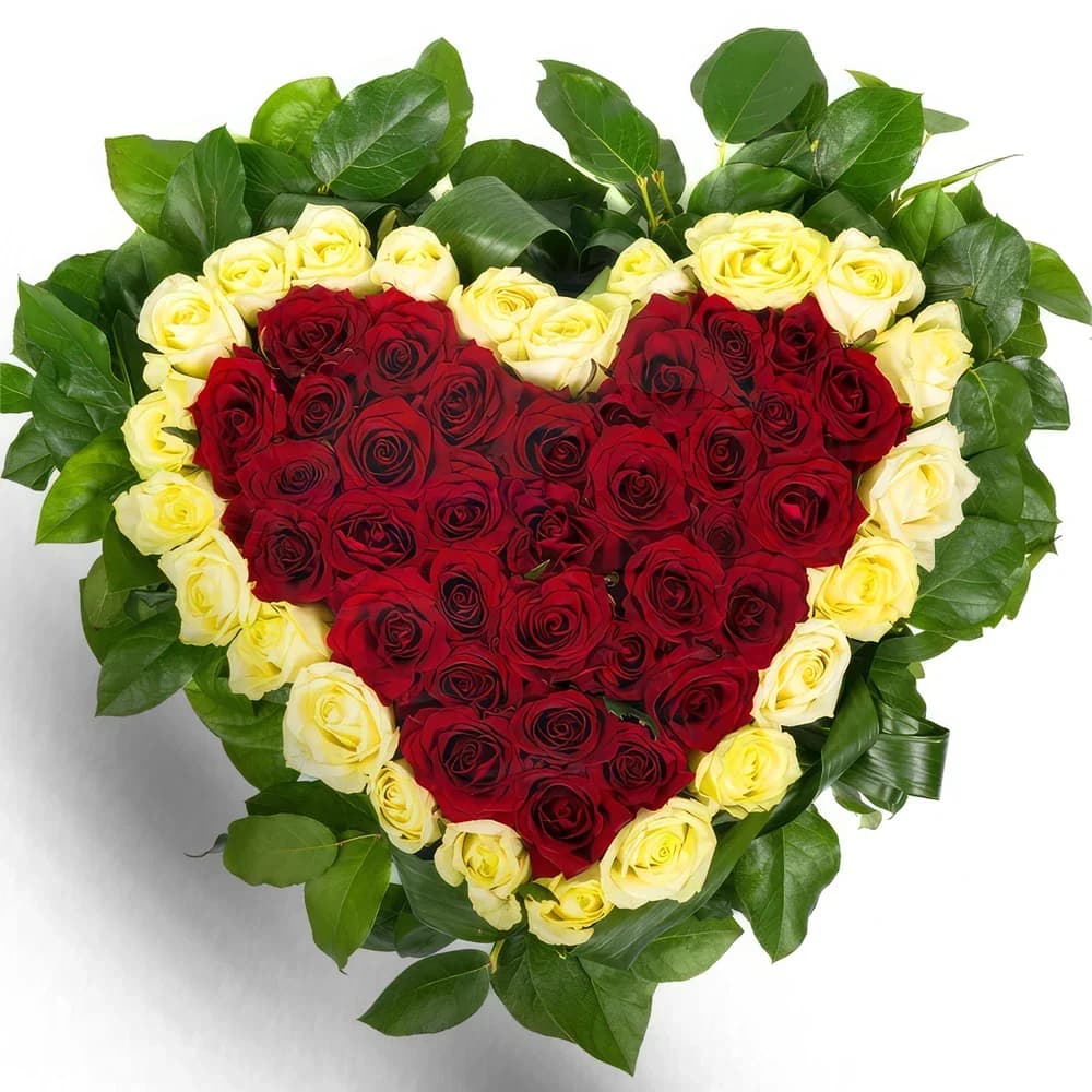 Kompozycja kwiatowa Love Heart z czerwonymi i białymi różami