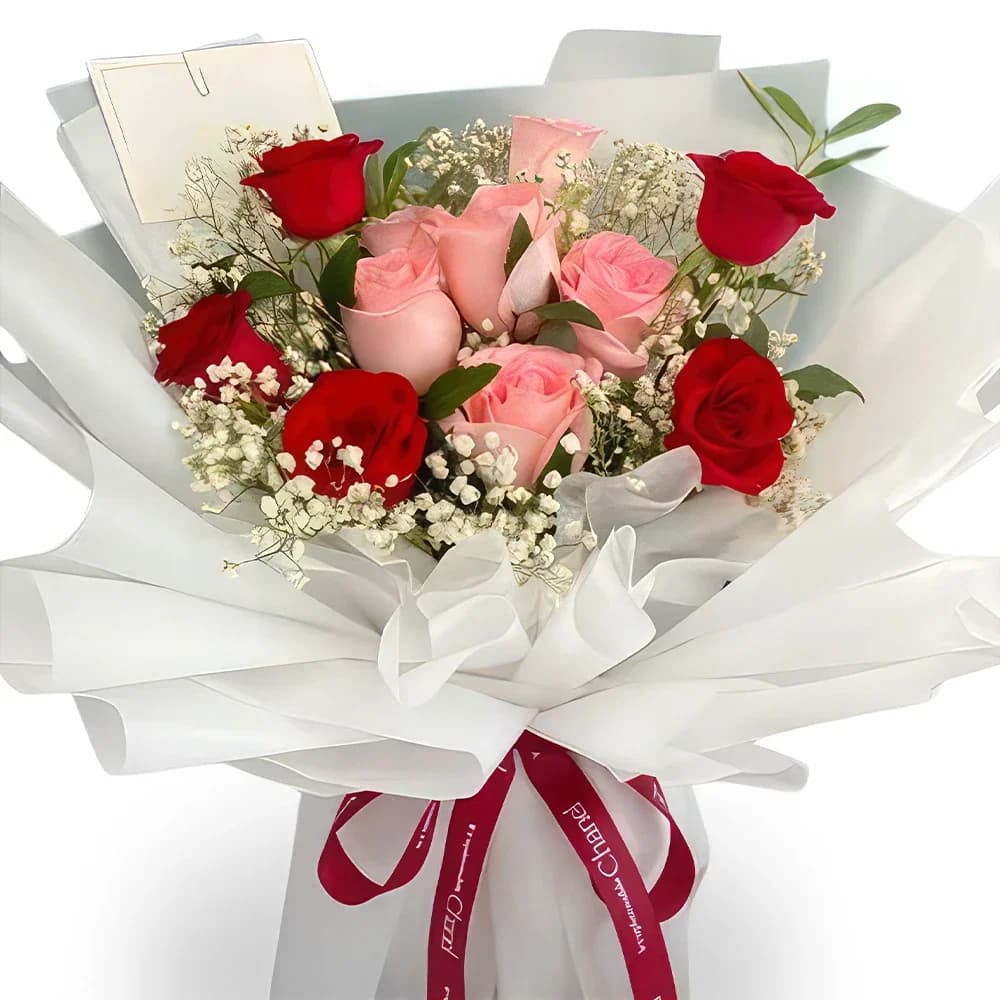 Buquê de rosas vermelhas e rosas frescas
