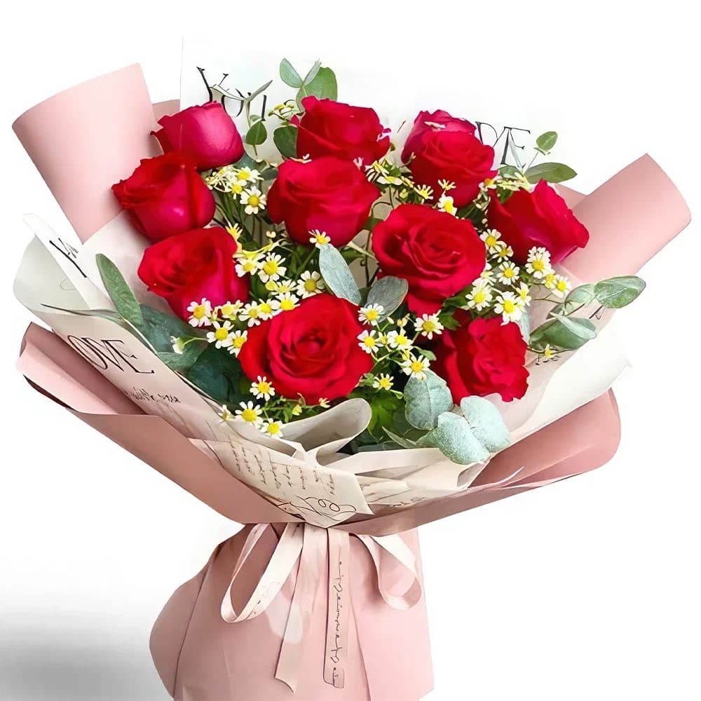 Buquê romântico de rosas vermelhas com flores frescas