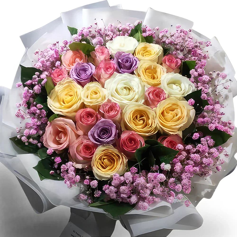 Buquê encantador de rosas cor-de-rosa, brancas, champanhe e roxas